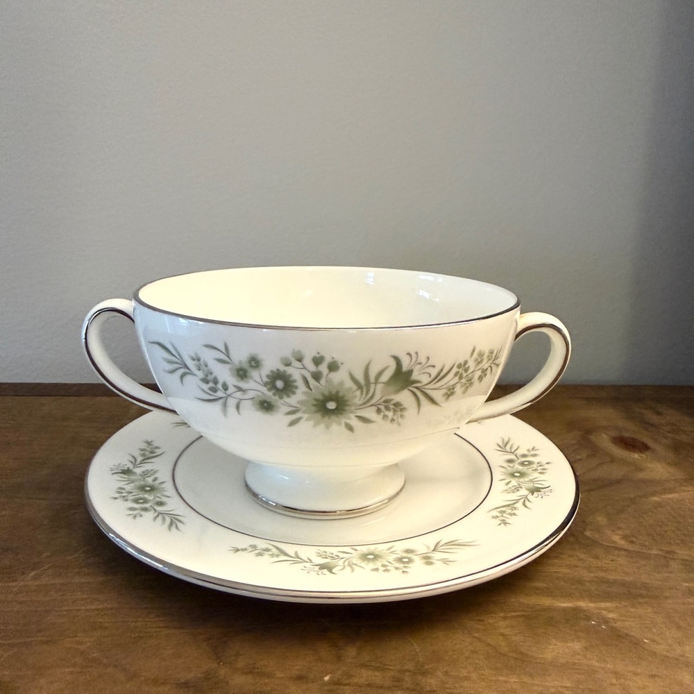 Vintage Wedgwood "Westbury" 2-Handled Soup Coupe With Matching Saucer, Fine Bone